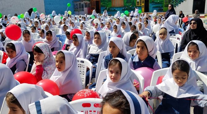 نواخته شدن زنگ سلامت در مدرسه دخترانه ضحی ۱ شیروان