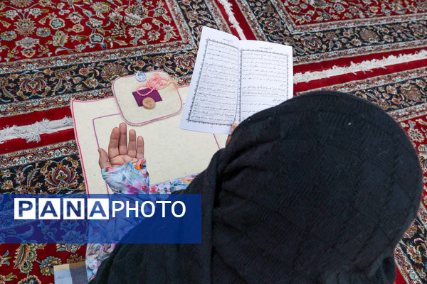 قرائت دعای‌ام داوود در حرم مطهر رضوی 