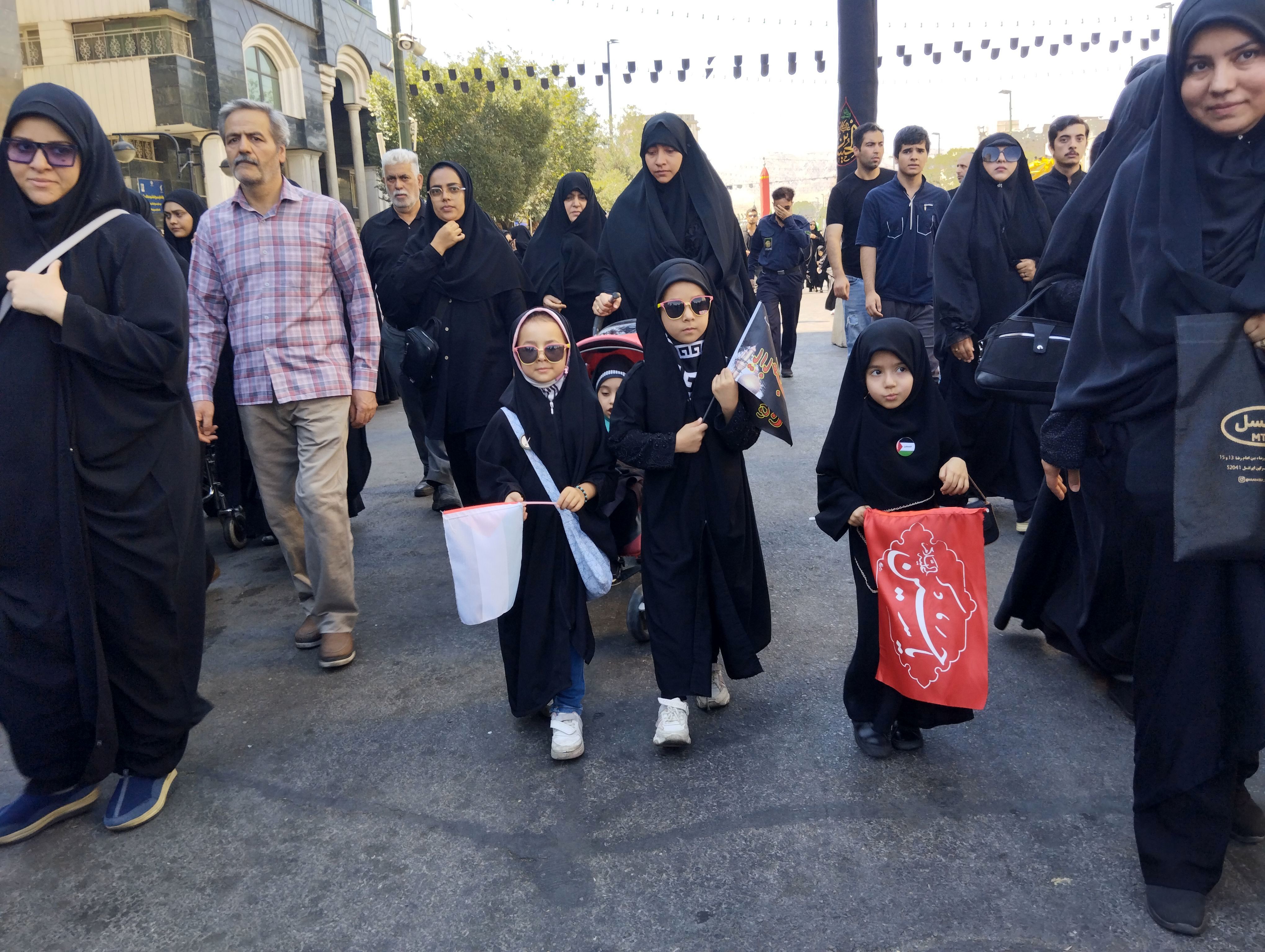 حضور جاماندگان اربعین حسینی در جوار امام مهربانی‌ها