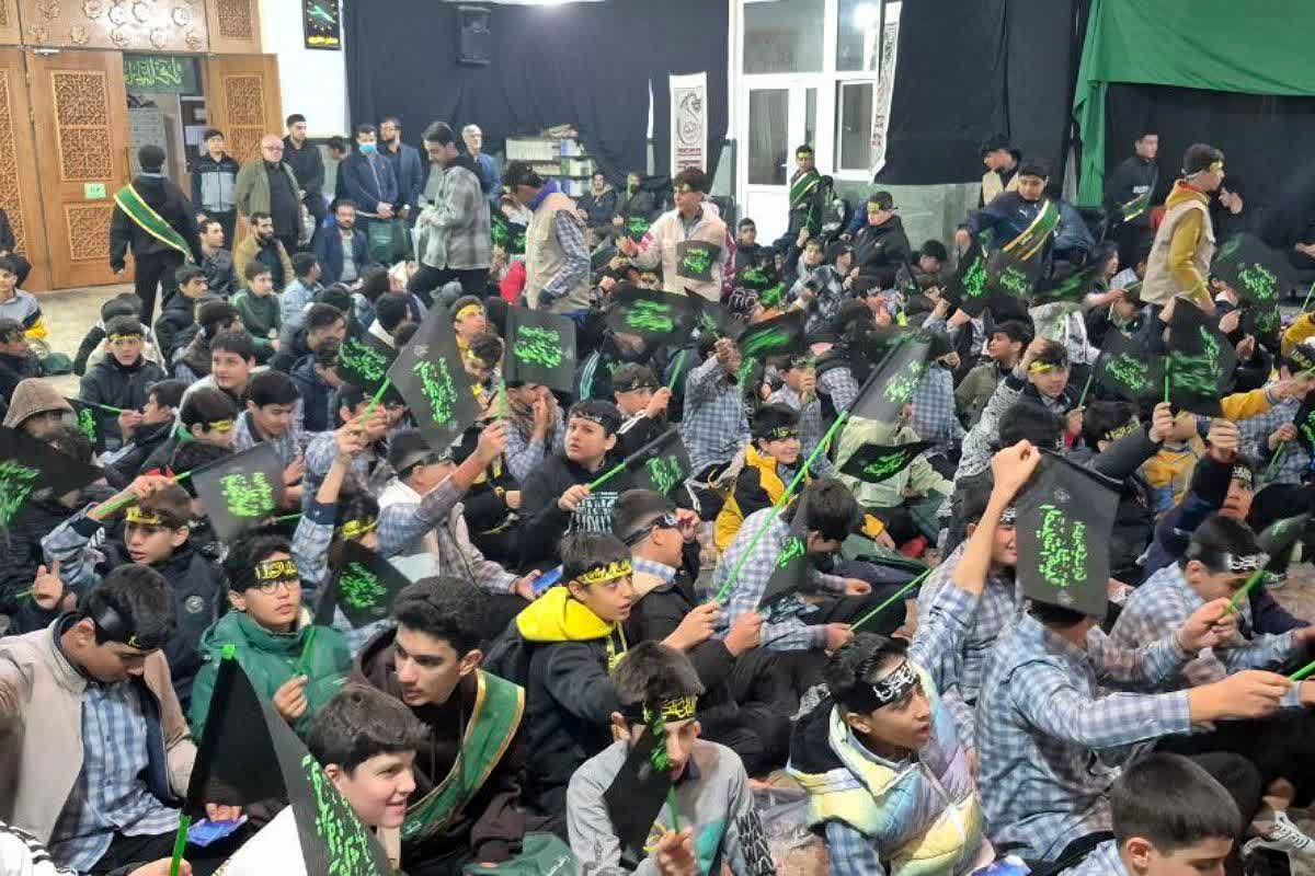 نوجوانان فاطمی از دبیرستان تا مسجد جامع