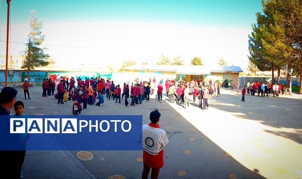 مانور زلزله در دبیرستان میثاق