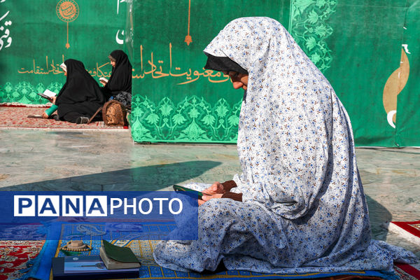 قرائت دعای‌ام داوود در حرم مطهر رضوی 