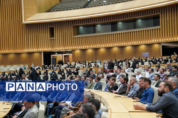 آیین تجلیل از معلمان نمونه و فداکار استان اصفهان
