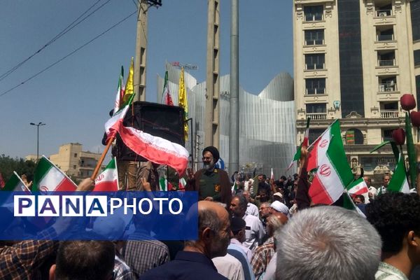 حضور باشکوه مردم شهرستان فردیس در راهپیمایی جمعه نصر و خشم