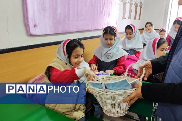 برگرازی مراسم گرامیداشت روز دانش‌آموز با حضور پرشور آینده‌سازان ملاردی