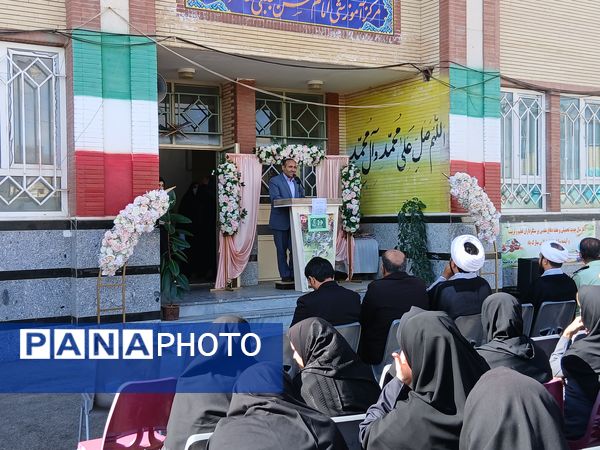 آغاز سال تحصیلی با گرامیداشت یاد و خاطره شهیدان در مدرسه فاطمیه شهرستان چاراویماق 