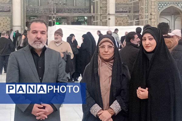 حضور دانش‌آموزان و فرهنگیان ناحیه دو شهرری در نماز جمعه 