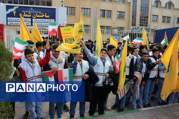 شرکت دانش‌آموزان اردبیلی در راهپیمایی یوم‌الله ۱۳ آبان