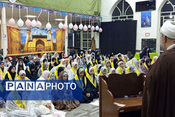 اعتکاف دانش‌آموزی رباط‌کریم با پرچم‌گردانی حضرت ابوالفضل(ع)