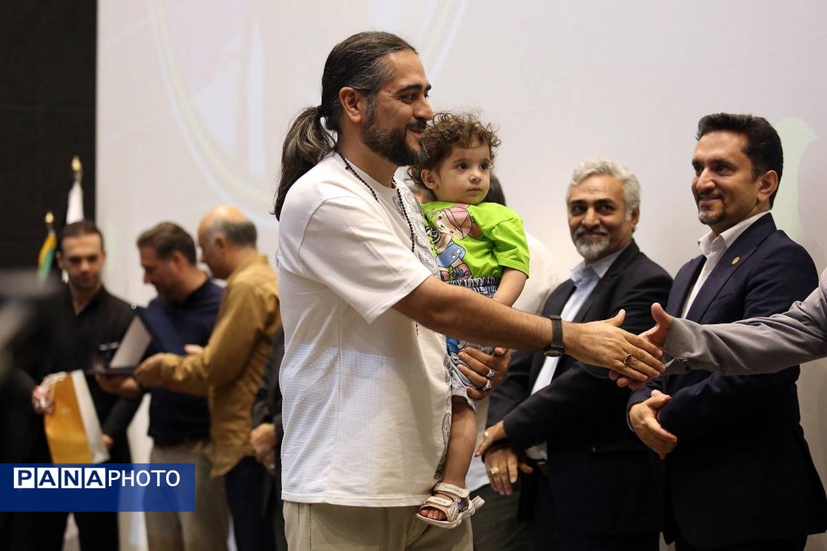 مراسم جشن تجلیل از برگزیدگان سینمای مهر ایران در قم