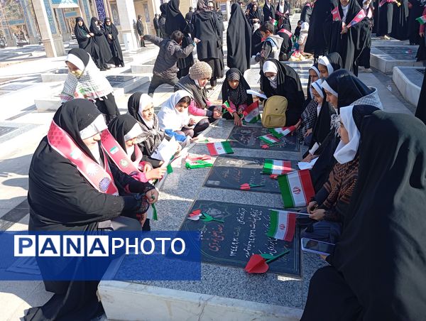 آغاز مراسم دهه فجر با شعار  «حضور تا ظهور» در گلزار شهدای سبزوار