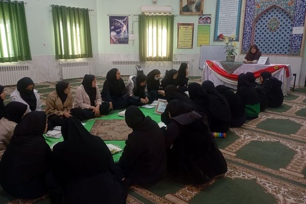 گرامیداشت هفته قرآن ، عترت و نماز در خلیل آباد 