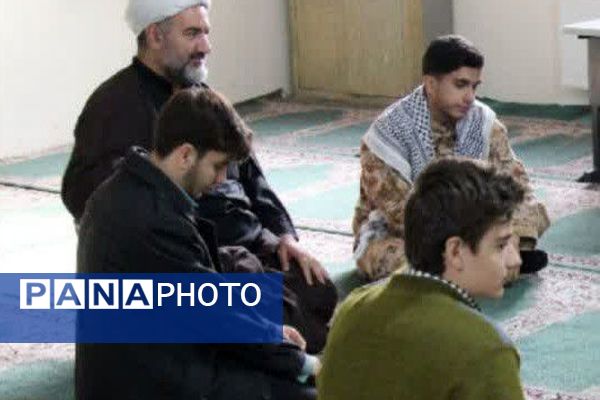 جلسه شورای محوری بسیج دانش‌آموزی در مدرسه علوی 2 شهرستان قدس