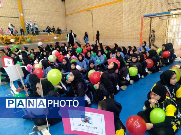 افتتاحیه طرح ملی میدان پویا و مسابقات هندبال در باشگاه غدیر محسن آباد برخوار