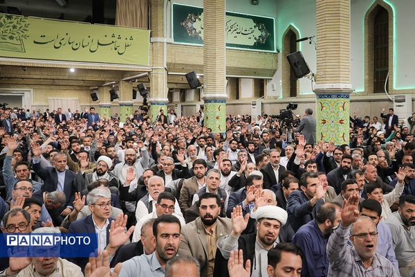 دیدار جمعی از معلمان با رهبر معظم انقلاب