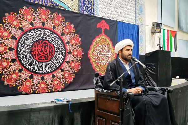 ایثار و فداکاری امام حسین (ع) عامل ماندگاری نهضت عاشورا است