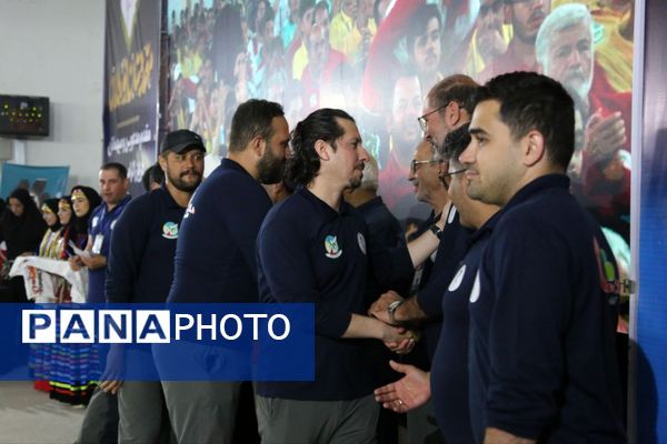 بازدید مدیرکل آموزش‌وپرورش گیلان از رقابت‌های ملی «آماده» در بندرانزلی