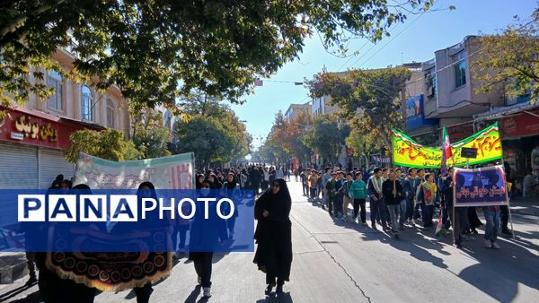 برگزاری راهپیمایی ۱۳ آبان ماه در تویسرکان