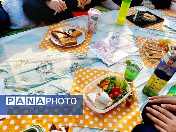 جشنواره صبحانه سالم در دبیرستان علی افشارنژاد ناحیه۶ مشهد
