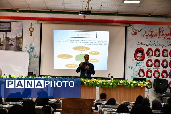 مراسم تجلیل از مدیران و رتبه‌های برتر کنکور ۱۴۰۴ در شهرستان مه‌ولات