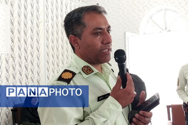 آشنایی با نیروی انتظامی گامی به سوی ارتقاء امنیت در مدرسه زکیه صباشهر