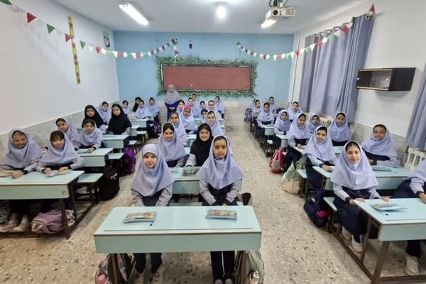 آیین نواختن زنگ مهر، ایثار و شهادت در مدرسه فرهنگیان ۲