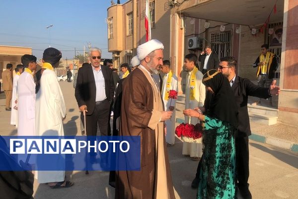 نواخته شدن زنگ گلبانگ انقلاب اسلامی در دبیرستان خوروش2 کارون