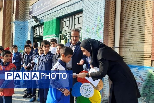 افتتاحیه سفیران سلامت در دبستان سرافراز ناحیه۷ مشهد 