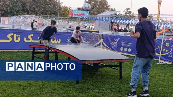 حضور پر شور مردم با شرکت در بازی های ورزشی و تحرکی مختلف در جشنواره خانواده ورزش 