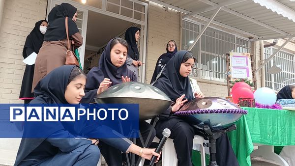 جشنواره کیک و دسر در دبیرستان کوثر فرهنگیان 