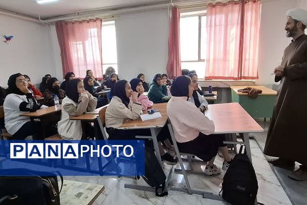 نشست تخصصی نماز در مدارس کهریزک 