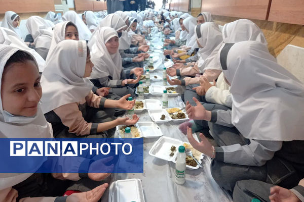 دبستان شاهد فاطمه زهرا(س) در سوگ مادر