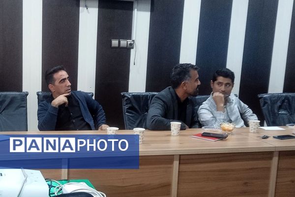 جلسه توانمندسازی نیروی های جدید الاستخدام حوزه پرورشی اداره آموزش و پرورش کهریزک 