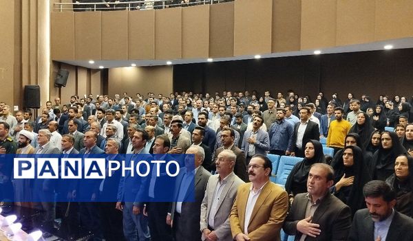 جشنی به پاس قدردانی از معلمان در لردگان