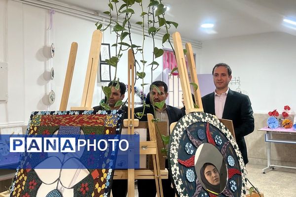 جشنواره‌ هفته‌ مشاغل‌ در هنرستان‌ کارآفرینان بهارستان۲