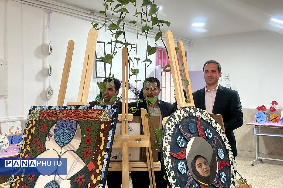 جشنواره هفته مشاغل در هنرستان کارآفرینان بهارستان۲