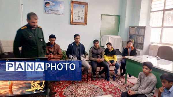 برگزاری جلسه فرمانده واحد‌های بسیج دانش‌آموزی در شهرستان خلیل‌آباد 