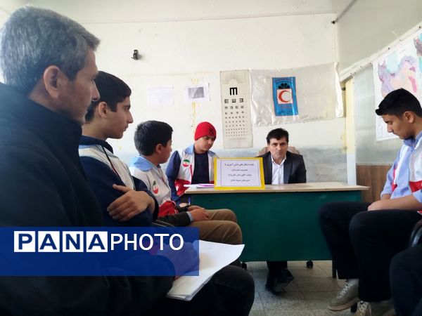 جلسه تشکل‌های دانش‌آموزی در دبیرستان نمونه دانش چناران