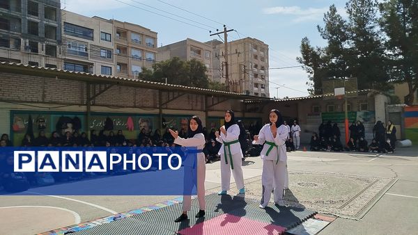 المپیاد ورزشی درون مدرسه ای در دبیرستان پیرایش یک