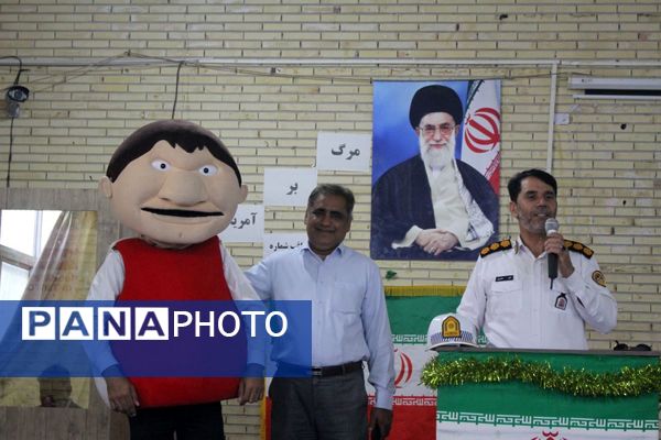 برگزاری کارگاه آموزشی راهنمای و رانندگی در مدرسه شاهد بندرعباس
