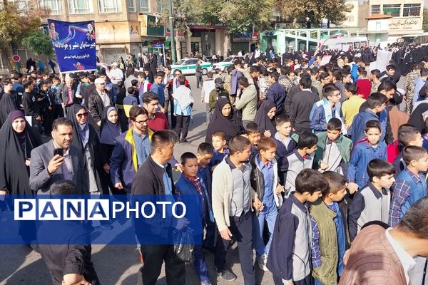 راهپیمایی 13آبان در میدان بسیج مشهد