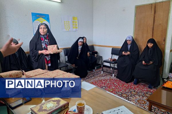 جلسه ستاد دهه فجر در حوزه حضرت زینب(س)بسیج سپاه احمد ابن موسی (ع) در شیراز 