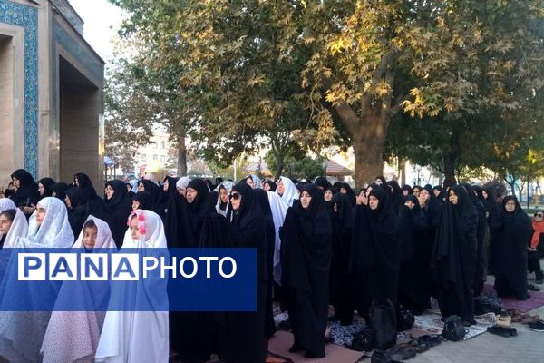 برگزاری نماز باران به امامت سید ابراهیم حسینی امام جمعه شهرستان فردیس در شهرک وحدت