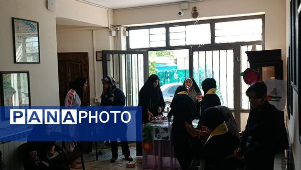 گرامیداشت روز معلم و روز دختر در مدرسه‌ عطیه۲