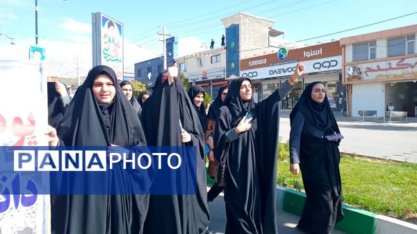 حضور پرشور دانش‌آموزان کهگیلویه و بویراحمد در راهپیمایی ۱۳ آبان