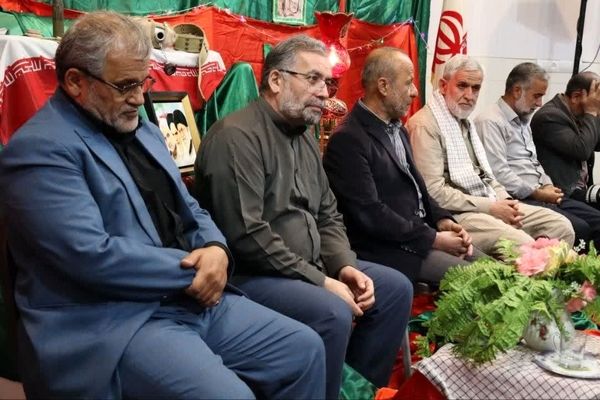 رزمندگان دفاع مقدس با روایت خاطرات، نسل جدید را با فرهنگ ایثار آشنا کردند