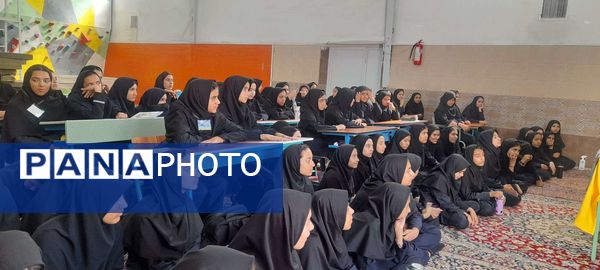  گرامیداشت هفته نیروی انتظامی در آموزشگاه مرحوم پاکدل خلیل آباد 