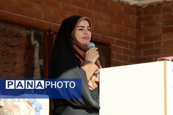 ویژه برنامه ماجراجویی در سرزمین علم در مدارس شهرستان پاکدشت 