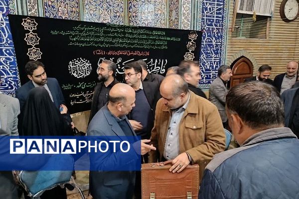 برپایی میزخدمت باحضور مسئولان و نمایندگان قوای مجریه و مقننه در بخش خاوران شهرستان ری