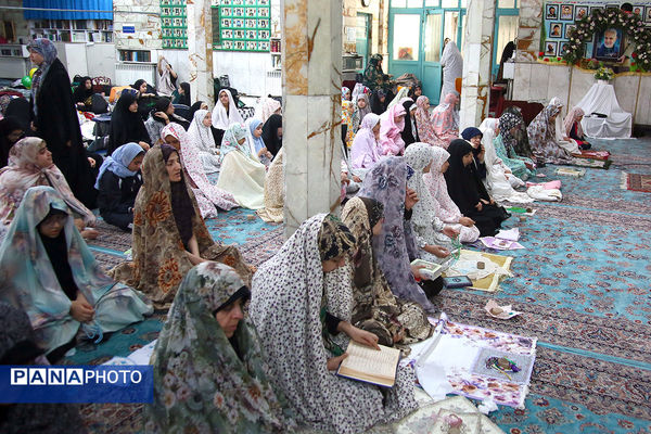 اعتکاف دانش‌آموزی در مسجد چهارده معصوم (ع)